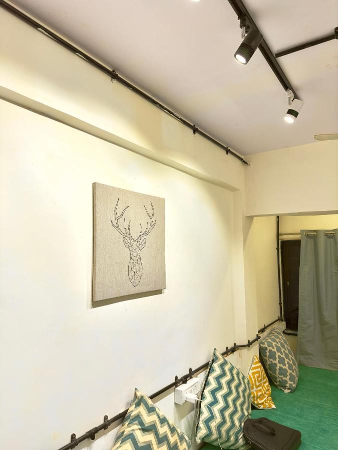 Locomo Express - Stay Work Eat Mumbai Exterior foto