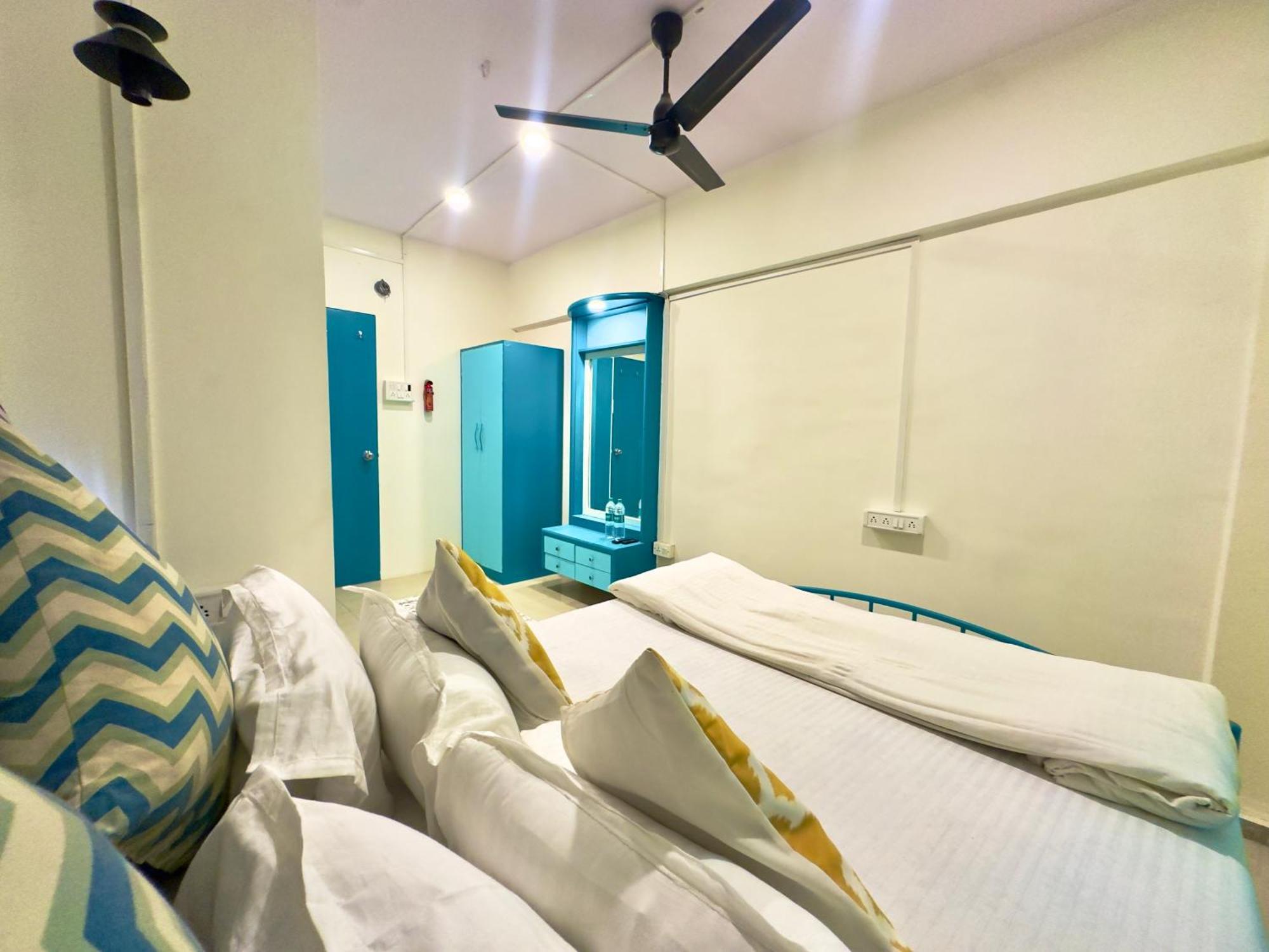 Locomo Express - Stay Work Eat Mumbai Exterior foto