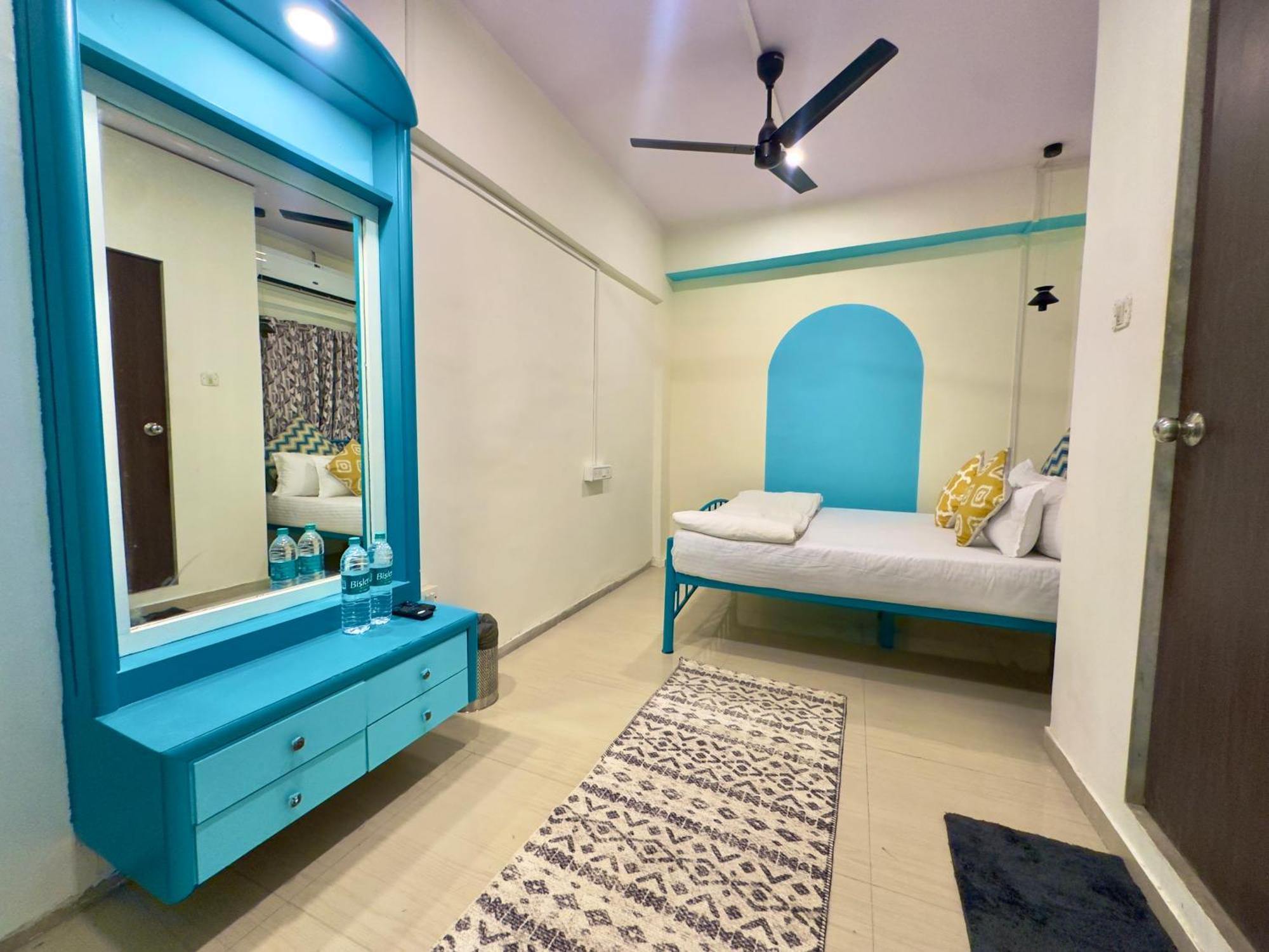 Locomo Express - Stay Work Eat Mumbai Exterior foto