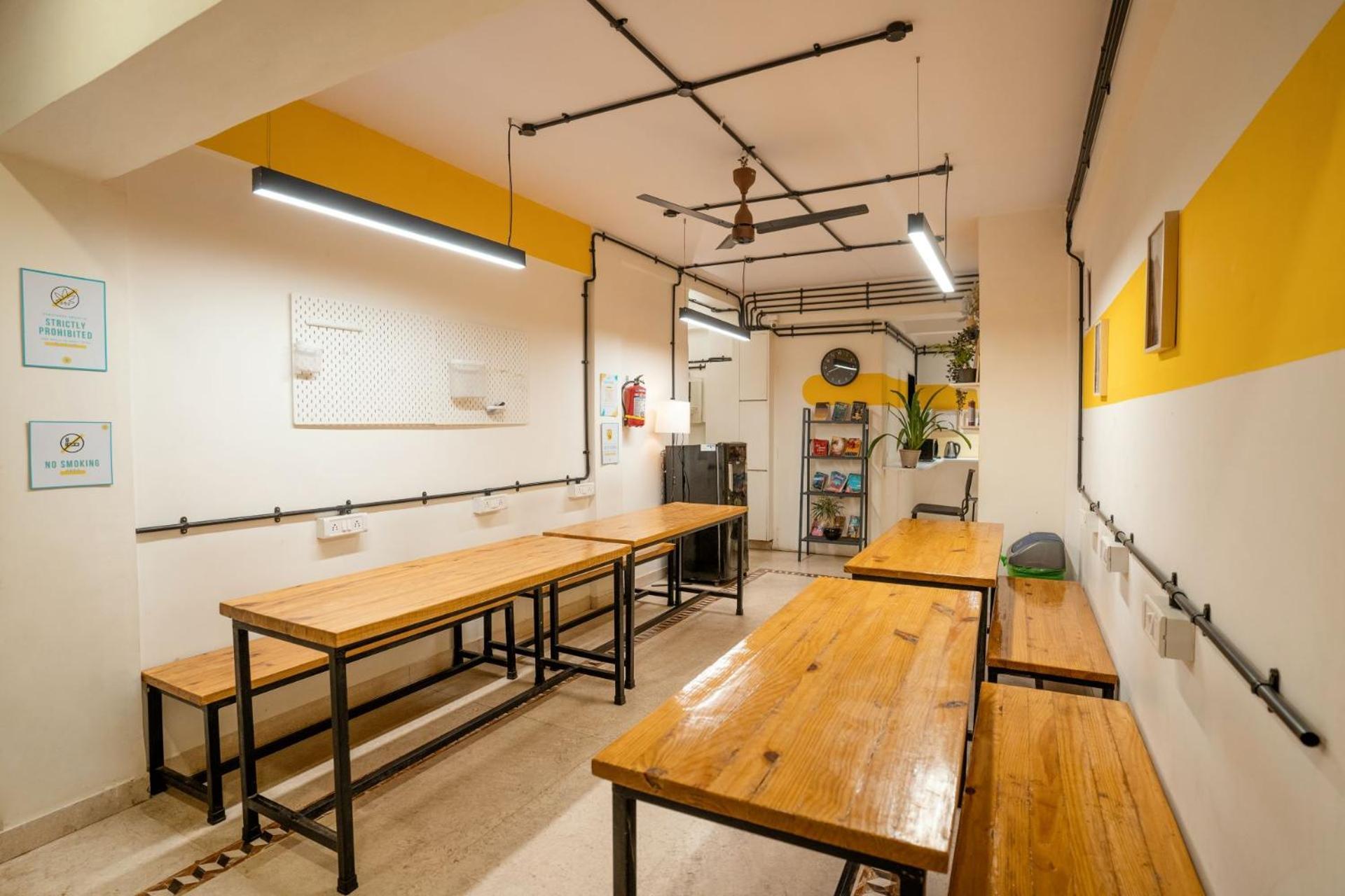 Locomo Express - Stay Work Eat Mumbai Exterior foto