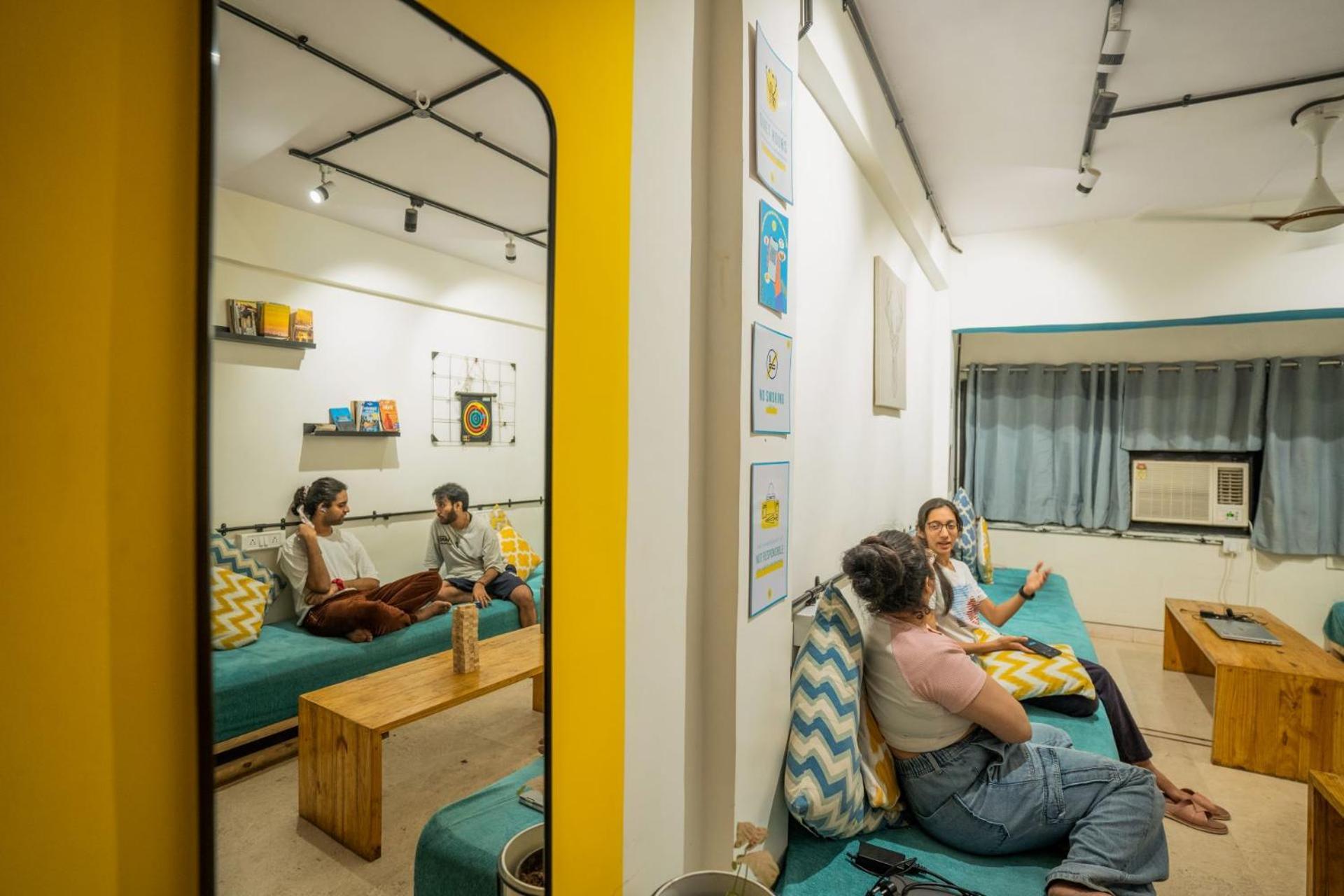 Locomo Express - Stay Work Eat Mumbai Exterior foto