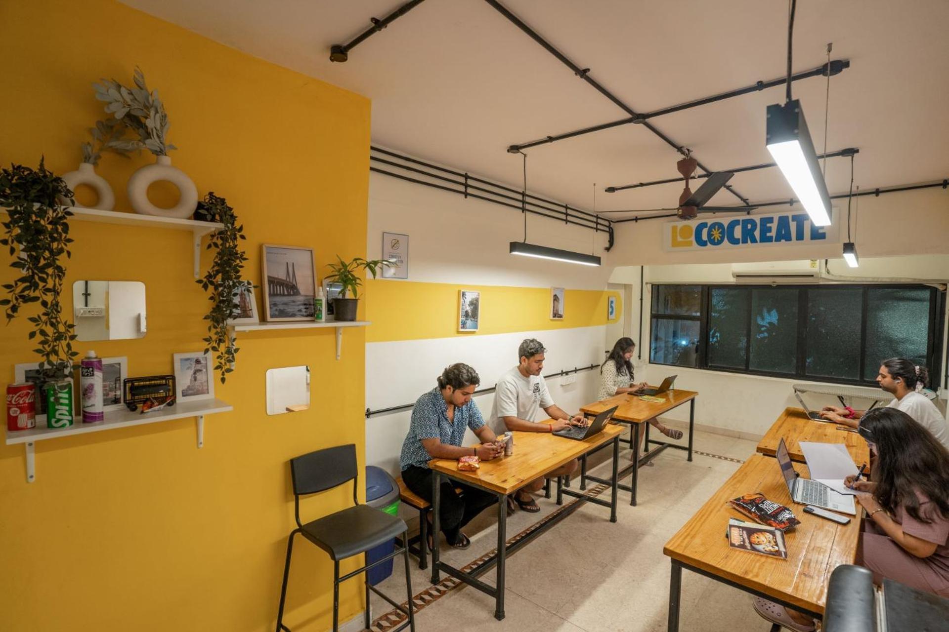 Locomo Express - Stay Work Eat Mumbai Exterior foto