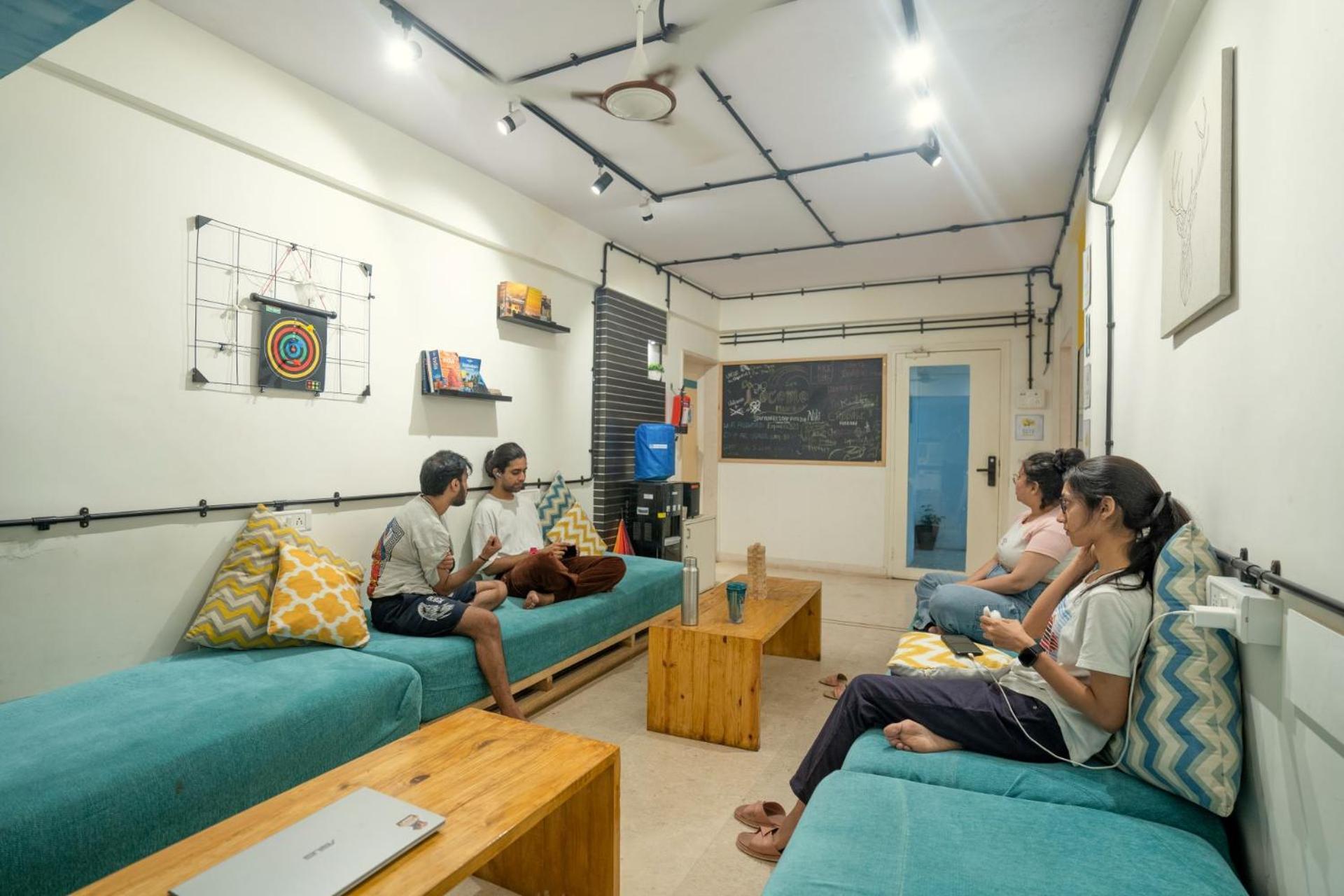 Locomo Express - Stay Work Eat Mumbai Exterior foto