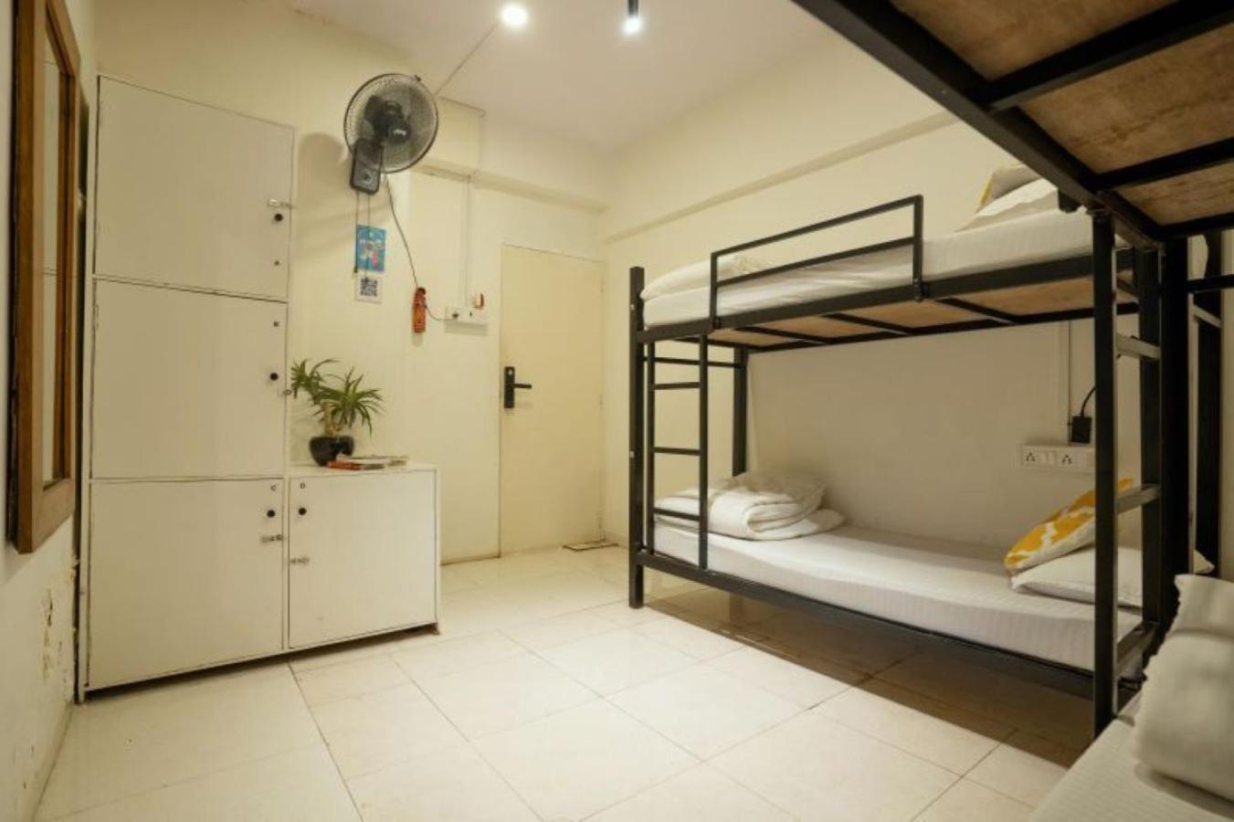Locomo Express - Stay Work Eat Mumbai Exterior foto