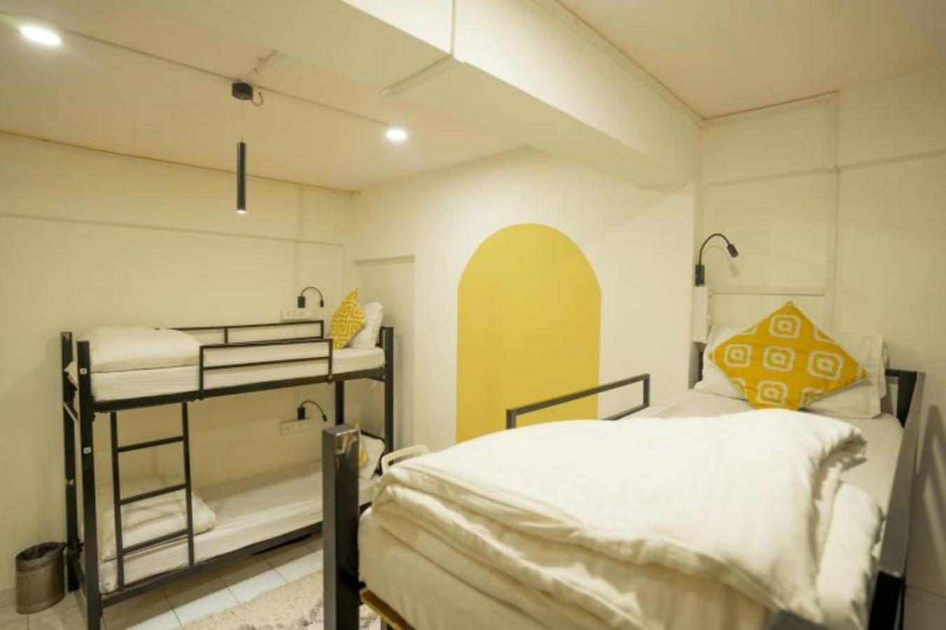 Locomo Express - Stay Work Eat Mumbai Exterior foto